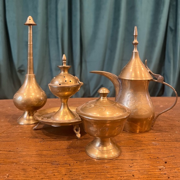 Saudi Arabian engraved brass dallah pot set - 5 pieces - Picture 1 of 12